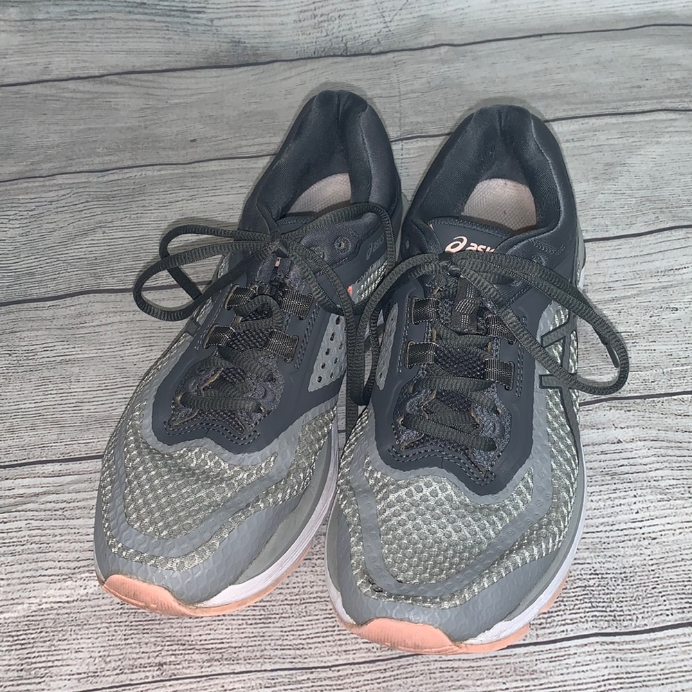 Oasis GT 2000 grey and pink sneakers size 8.5
